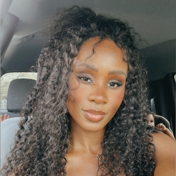 Meet your Posher, Hannah - Picture 1 of 1